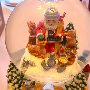 Santa Snowglobe